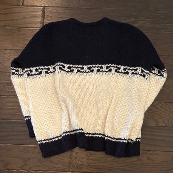 The Great Lodge Fair Isle Sweater • Ivory/Navy • Size Medium (2) • Alpaca Blend - Picture 8 of 9